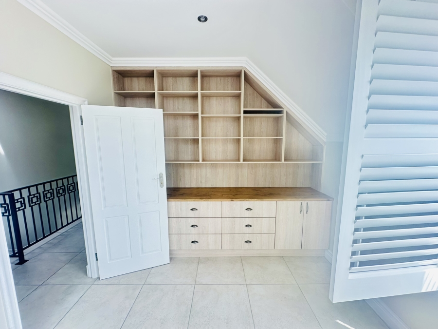 4 Bedroom Property for Sale in The Village Western Cape